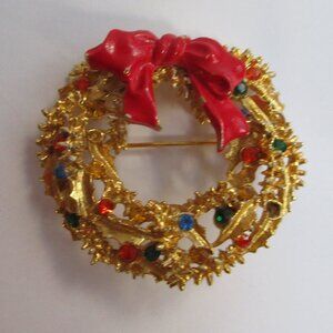 ART Arthur Pepper Christmas Wreath Pin Holiday Rhinestone Enamel Bow Signed Vtg